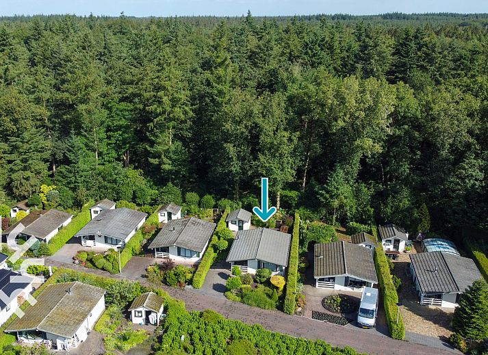 Natuurlijke omgeving rond DG181 vakantiehuis in Doldersum, Drenthe met historisch informatiebord.