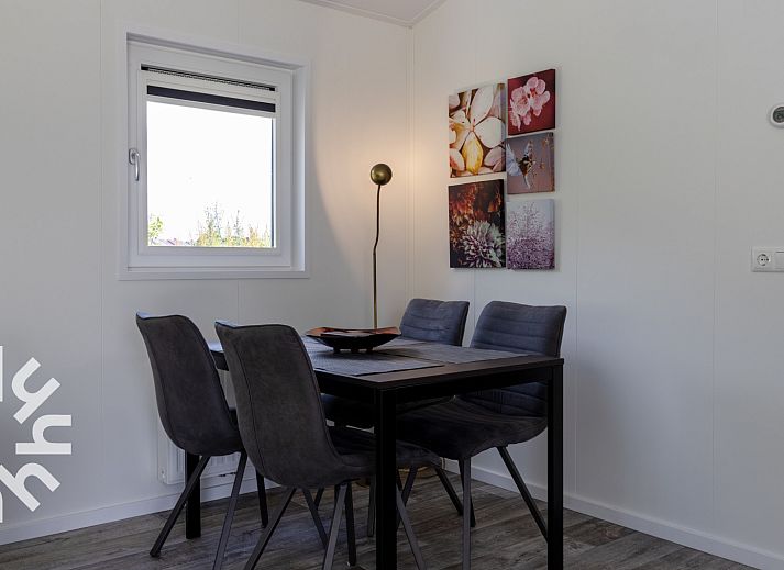 Ferienhaus DG1468 mit Terrasse in Havelte, Suedwest-Drenthe, umgeben von Natur.