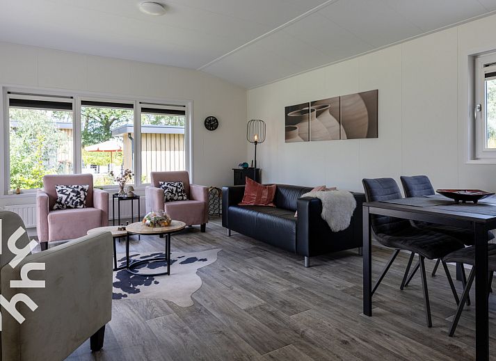 Luftaufnahme des Ferienhauses DG1468 in Havelte, Drenthe, mit umliegenden Feldern.