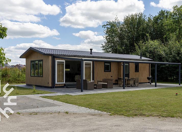 Luftaufnahme des Ferienhauses DG1468 in Havelte, Drenthe, mit umliegenden Feldern.