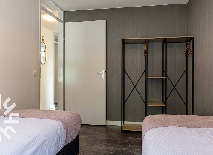 Luxurioeses Badezimmer mit begehbarer Dusche im Ferienhaus DG1450 Havelte, Suedwest-Drenthe.