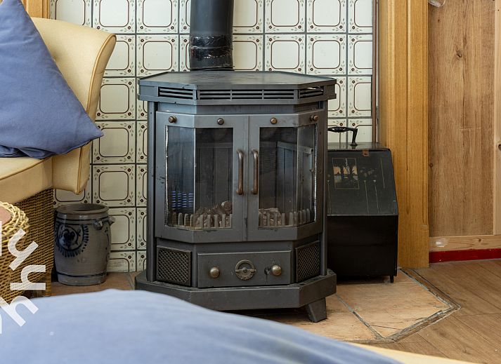 DG183 vacation home in Diever, Drenthe with spacious garden and rural feel.