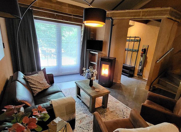 Ferienhaus DG2052 in Diever, Drenthe, mit sonniger Terrasse im Gruenen, ideal fuer entspannende Momente im Freien.