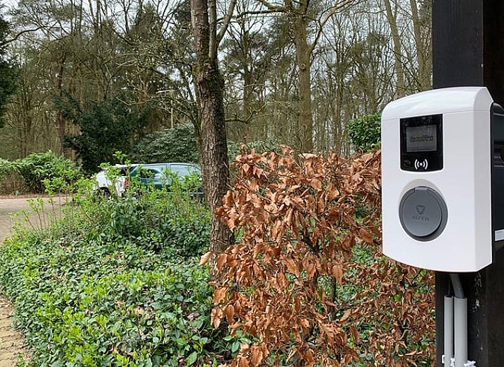 Eethoek in Huisje in Zuidwolde, vakantiehuis in Zuidwolde met uitzicht op de tuin.