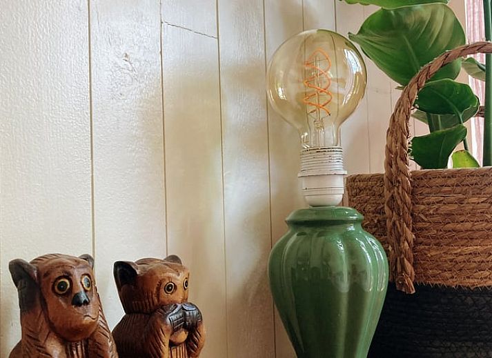 Gemuetliches Interieur von Cottage in Zuidwolde, Ferienhaus in Zuidwolde, Drenthe, mit Blick auf die gruene Natur.