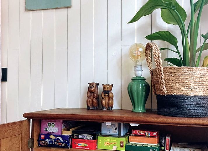 Gemuetliches Interieur von Cottage in Zuidwolde, Ferienhaus in Zuidwolde, Drenthe, mit Blick auf die gruene Natur.