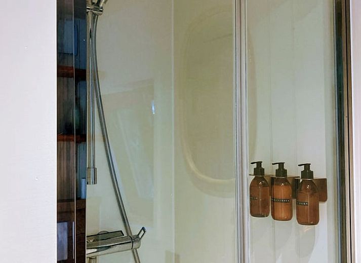 Gemuetliches Interieur von Cottage in Zuidwolde, Ferienhaus in Zuidwolde, Drenthe, mit Blick auf die gruene Natur.