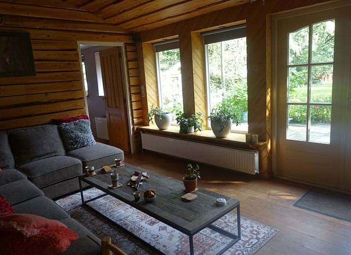 Huisje in Zuidwolde, een charmant vakantiehuis omringd door groene natuur in Zuidwest Drenthe, ideaal voor een ontspannen verblijf.