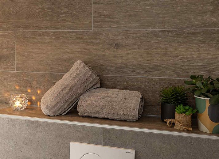 Comfortabele slaapkamer met uitzicht op natuur bij DG751 in Ruinen, Zuidwest Drenthe.