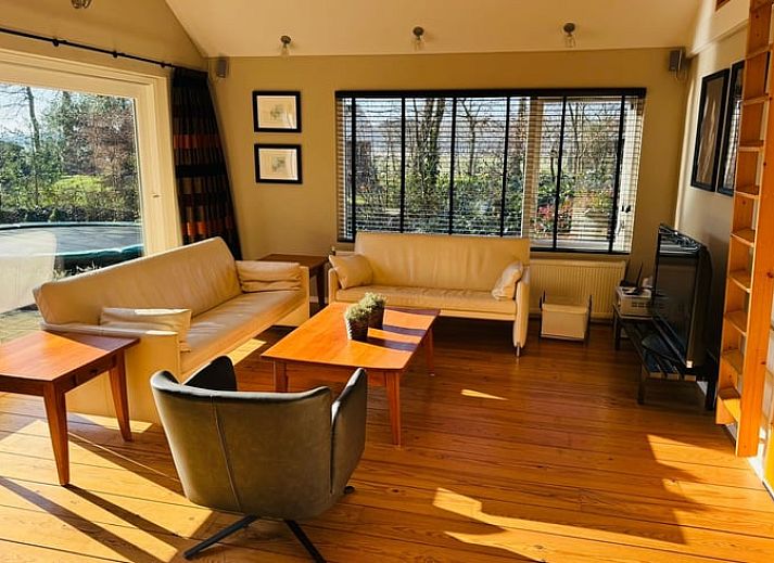 Vakantiehuisje in Ruinen, Zuidwest Drenthe, omgeven door weelderige natuur en rustgevende bossen.