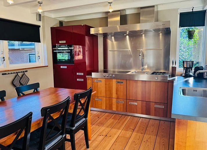 Vakantiehuisje in Ruinen, Zuidwest Drenthe, omgeven door weelderige natuur en rustgevende bossen.