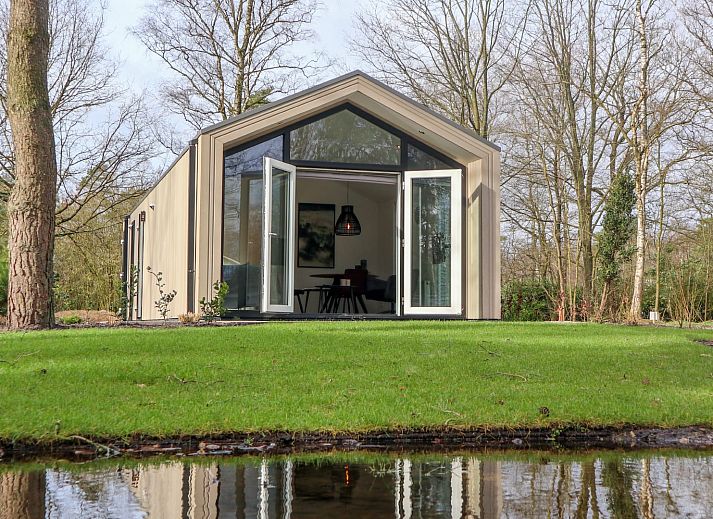 Detached house in Ruinen, Southwest Drenthe, vacation home with terrace and green surroundings, ideal for nature lovers.
