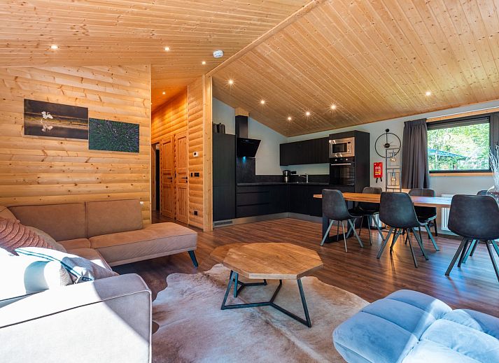 Verblijf 200796 - Vakantiewoning Zuidwest Drenthe - Vakantiehuis Vakantiepark De Wiltzangh - Esborg Lodge Hottub