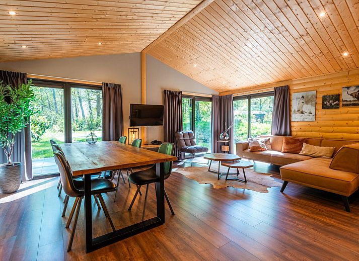 Verblijf 200796 - Vakantiewoning Zuidwest Drenthe - Vakantiehuis Vakantiepark De Wiltzangh - Esborg Lodge Hottub