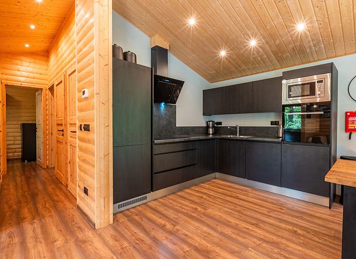 Verblijf 200796 - Vakantiewoning Zuidwest Drenthe - Vakantiehuis Vakantiepark De Wiltzangh - Esborg Lodge Hottub