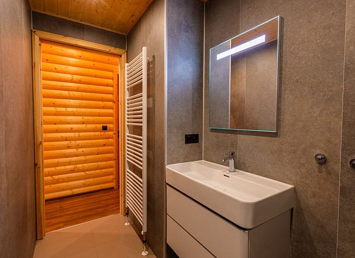 Verblijf 200796 - Vakantiewoning Zuidwest Drenthe - Vakantiehuis Vakantiepark De Wiltzangh - Esborg Lodge Hottub