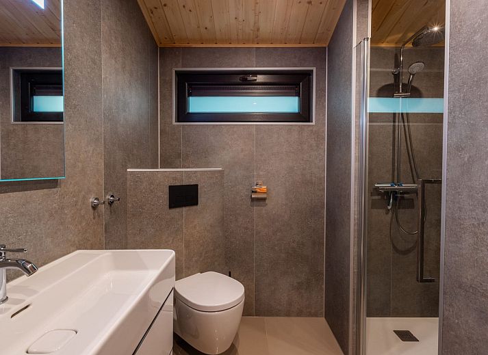 Verblijf 200796 - Vakantiewoning Zuidwest Drenthe - Vakantiehuis Vakantiepark De Wiltzangh - Esborg Lodge Hottub