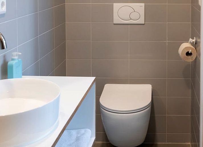 Eettafel in Vakantiehuis in Dwingeloo, Zuidwest Drenthe, ideaal voor gezellige maaltijden en bijeenkomsten.