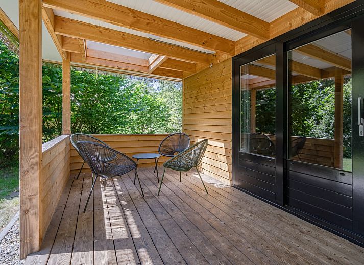 Enjoy a relaxing stay at the Heidelodge, a vacation home in Dwingeloo, Southwest Drenthe, surrounded by beautiful nature.