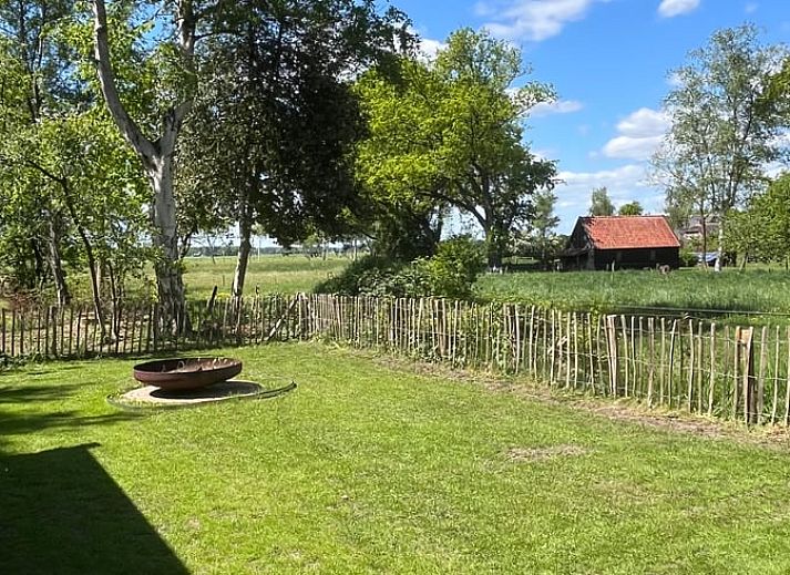 Gezellig terras van Huisje in Dwingeloo, vakantieverblijf in Drenthe.