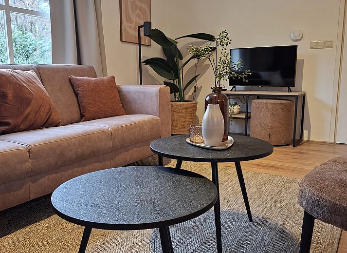 Bungalow Polaris in Dwingeloo, Drenthe, bietet einen ruhigen Urlaub inmitten ueppiger Natur und einer friedlichen Waldumgebung.