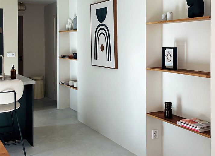 Sfeervolle slaapkamer in vakantiehuis DG2025 in Zorgvlied, Zuidwest Drenthe, met een comfortabel bed en rustieke inrichting.