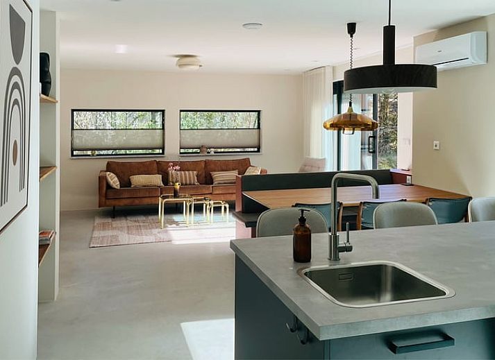 Enjoy the peace and quiet on the terrace of Holiday Home in Zorgvlied, located in the green surroundings of Southwest Drenthe.