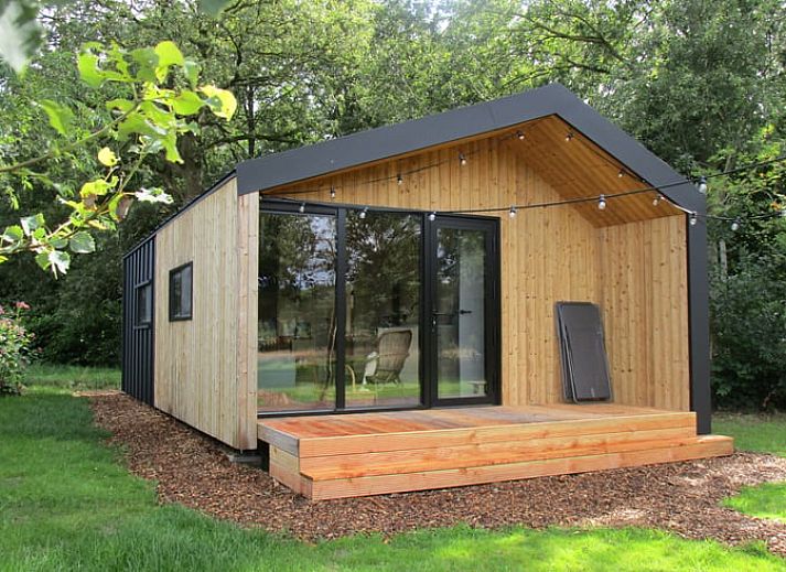 Vacation home in Vledder with veranda surrounded by nature in Southwest Drenthe.