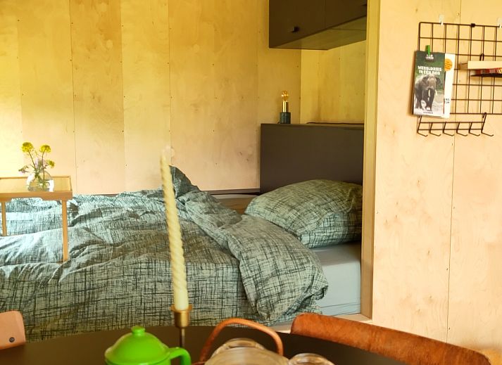 Gezellige binnenruimte van DG1834 in Vledder, Zuidwest Drenthe, met comfortabele zitplek.