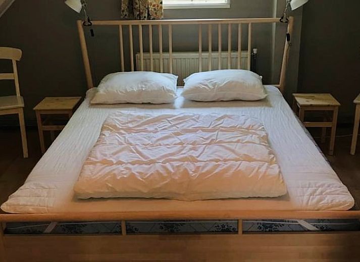 Geniet van de rust bij Huisje in Wateren, een vakantiehuis in Zuidwest Drenthe, met een gezellige picknickplek omringd door natuur.