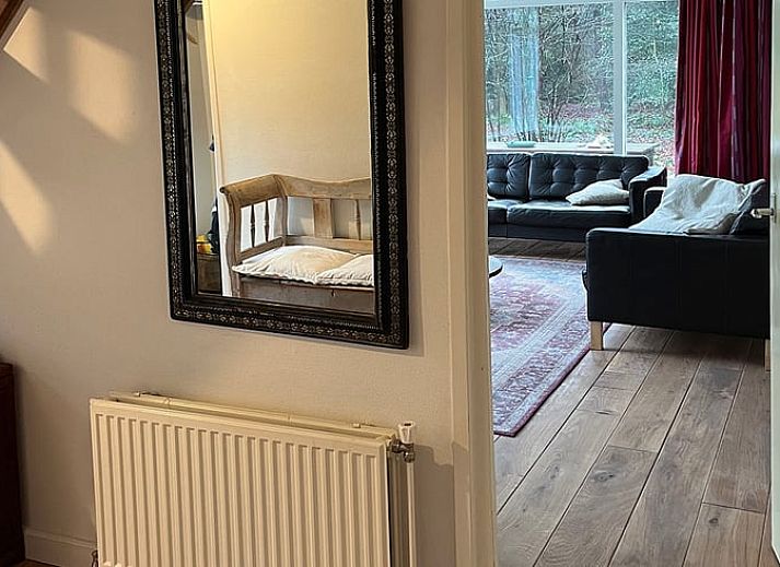 Vorderseite des Ferienhauses in Wateren, Westerveld, Ferienhaus mit gruenem Garten im Suedwesten von Drenthe.