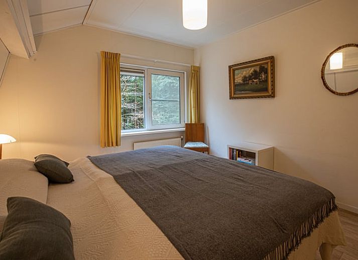 Vorderseite des Ferienhauses in Wateren, Westerveld, Ferienhaus mit gruenem Garten im Suedwesten von Drenthe.