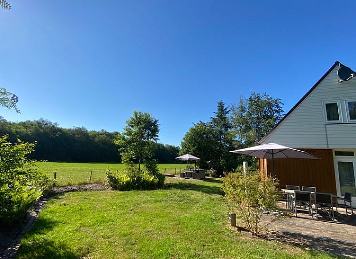 Charmantes Ferienhaus in Wittelte mit sonniger Terrasse, ideal fuer einen entspannten Aufenthalt in Drenthe.