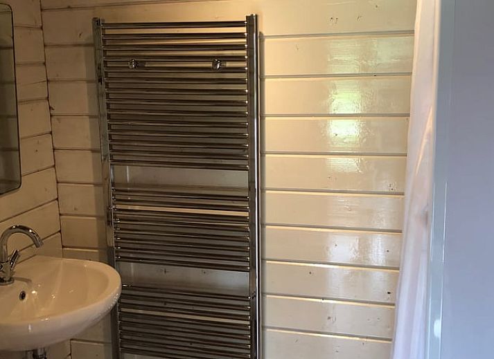 Vakantiehuisje in Koekange omringd door groen, perfect voor een ontspannen verblijf in Zuidwest Drenthe.