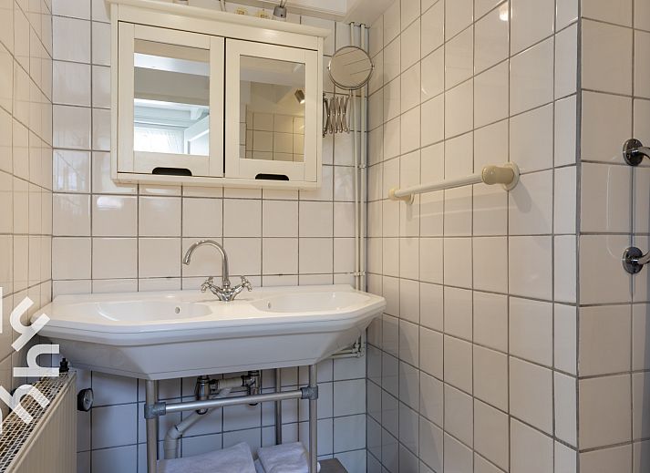 Grosser Garten mit Spielgeraeten im Ferienhaus DG940 in Koekange, Drenthe.