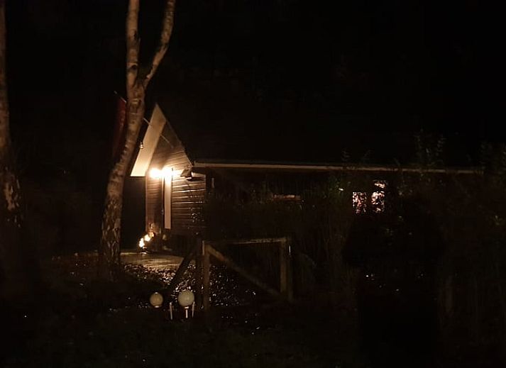 Koffiecorner in Vakantiehuisje in Uffelte, Zuidwest Drenthe, met espressomachine en waterkoker.