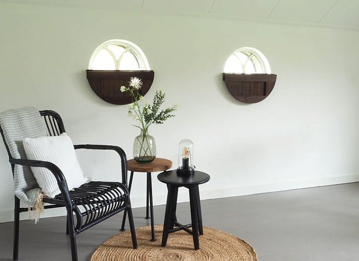 Ein attraktiver Weg inmitten der Natur fuehrt zum Ferienhaus in Uffelte, Suedwest-Drenthe.