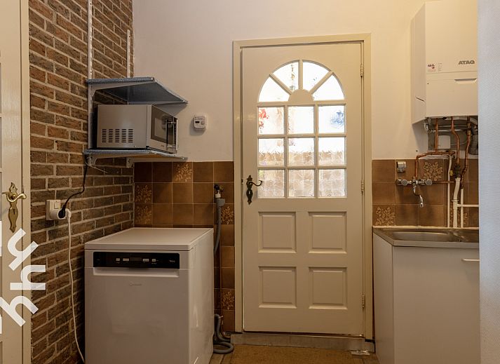 DG407 Ferienhaus in Uffelte, Suedwest-Drenthe, mit schoener Fassade und grossem Garten.