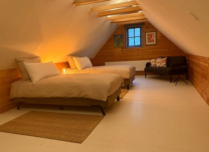 Attraktiver Gartenweg zum Ferienhaus in Ansen, Suedwest-Drenthe.