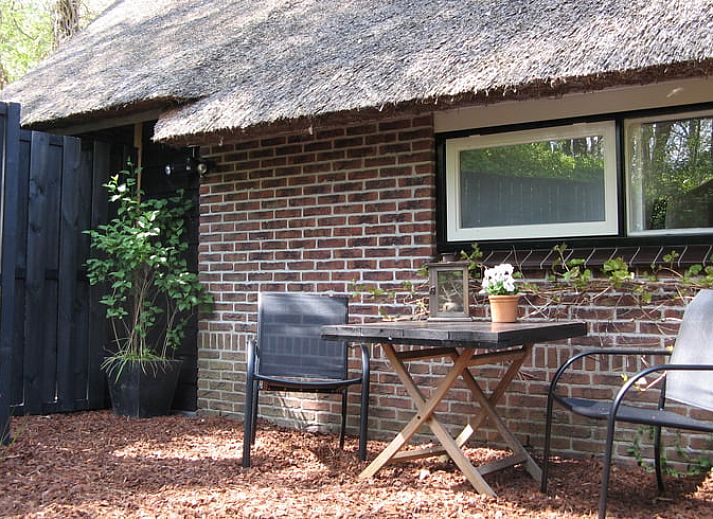 Sfeervolle slaapkamer in Huisje in Veeningen, vakantieaccommodatie in Drenthe.