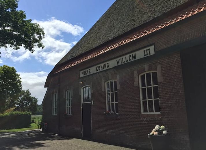 Volledig uitgeruste keuken in Vakantiehuis in Frederiksoord, Zuidwest Drenthe met vaatwasser en moderne apparatuur.