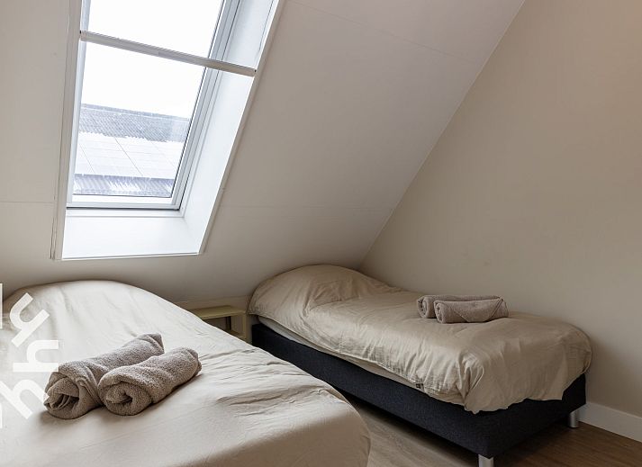 DG1027 vacation home in Frederiksoord, Drenthe with sunny terrace and green surroundings.