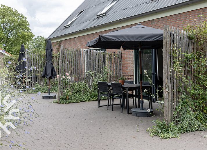 DG1029 vakantiehuis in Frederiksoord, Zuidwest Drenthe met moderne architectuur en ruime terrassen.