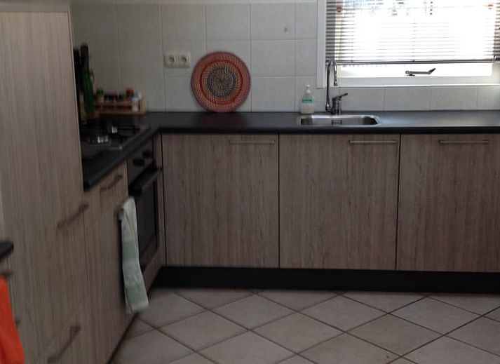 Charming vacation home Cottage in Dwingeloo, Lhee, with classic brick facade in Drenthe.