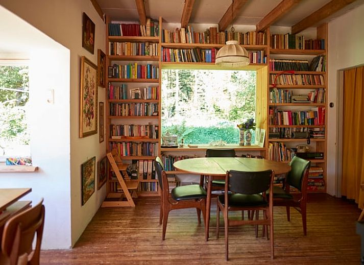 Zicht op Huisje in Oude Willem, een charmant vakantiehuis verscholen in de natuur van Zuidwest Drenthe.