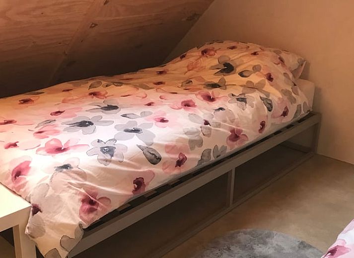 Modernes Badezimmer im Ferienhaus in Nieuwlande, Suedwest-Drenthe, mit Dusche und Toilette.