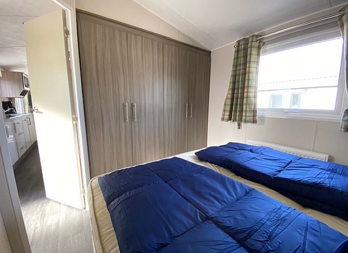 Chalet in Biddinghuizen, Oostelijk Flevoland met moderne uitstraling en natuurlijke omgeving.