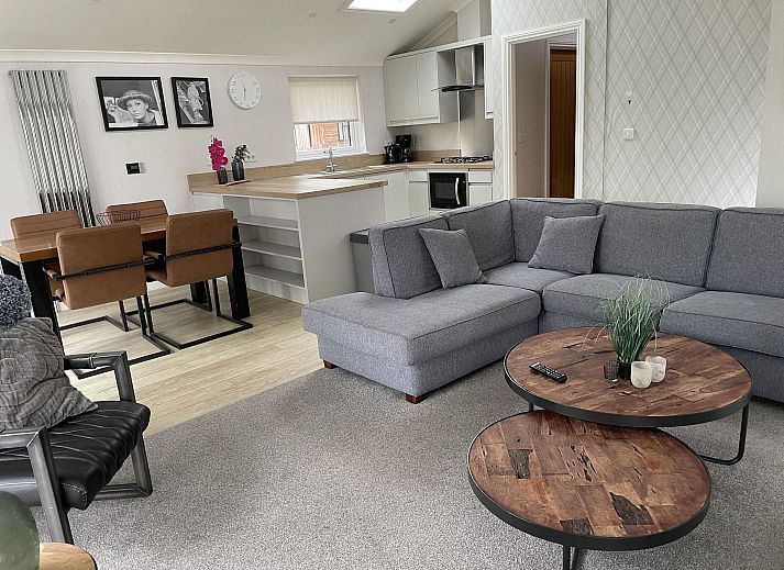 Vrijstaande woning in Biddinghuizen, vakantiehuis omgeven door groene natuur in Oostelijk Flevoland, ideaal voor rust en ontspanning.