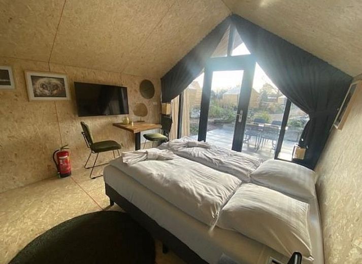 Vakantiehuis Solo Retreat 2 in Biddinghuizen biedt een moderne glamping ervaring te midden van de natuur van Flevoland.