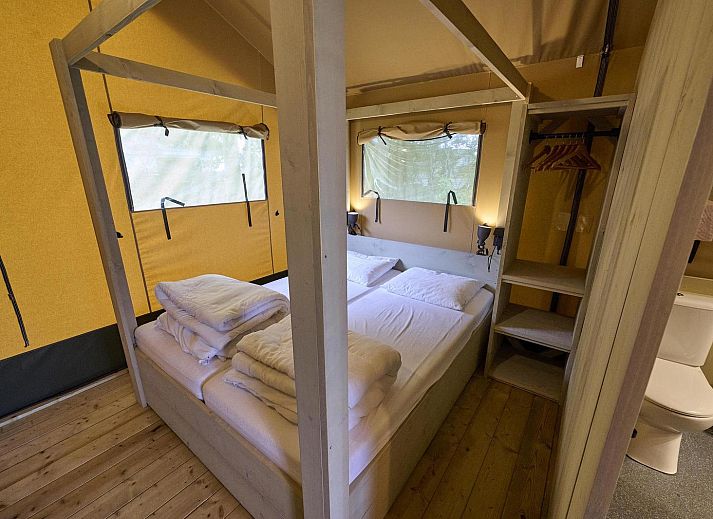 Cozy glamping lodges at Safaritent Wood in Biddinghuizen, surrounded by nature in Eastern Flevoland.